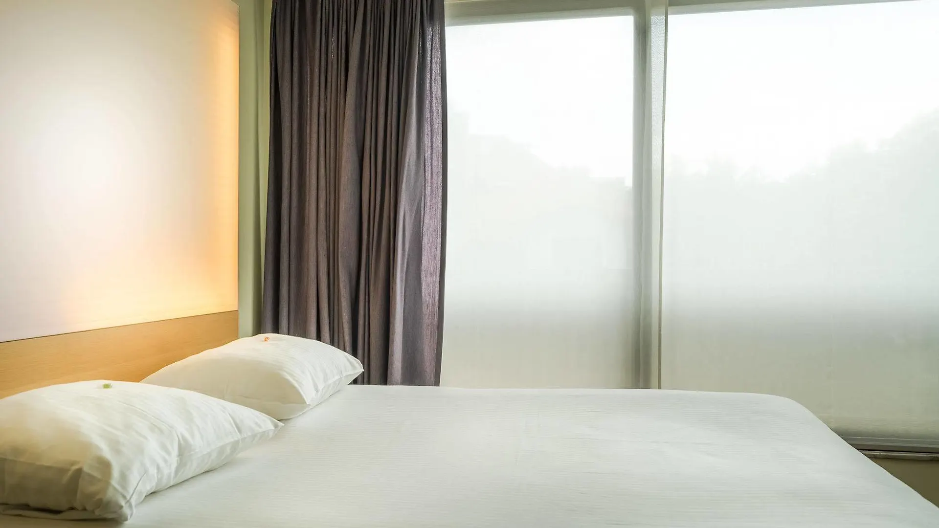 Hotel 322 Lambermont Brussels