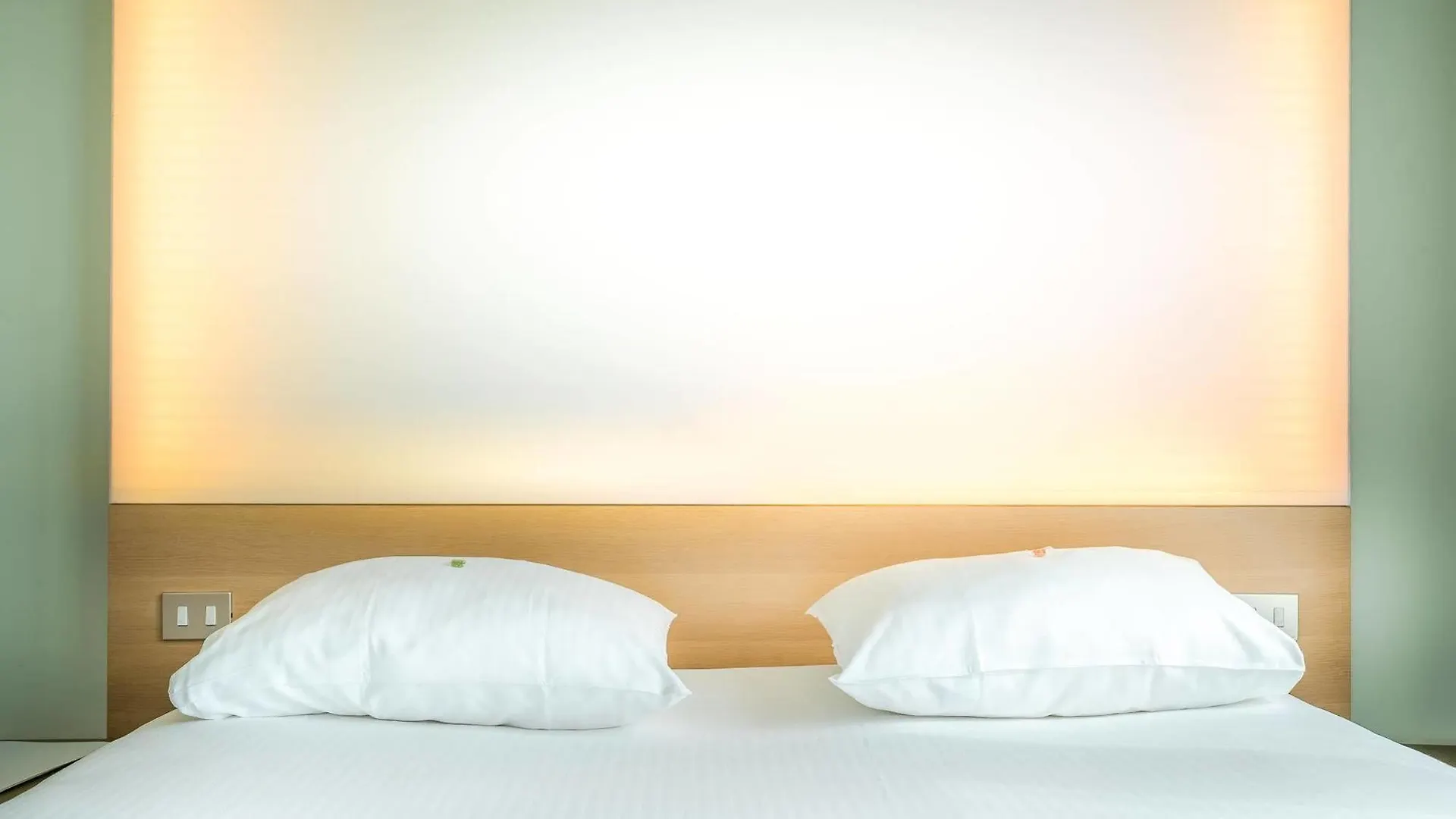 Hotel 322 Lambermont Brussels