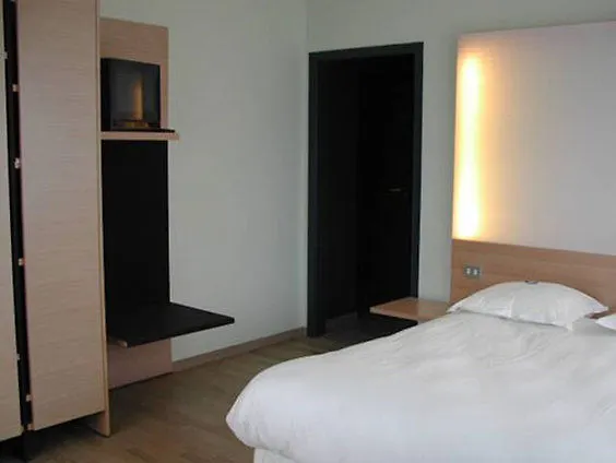 Hotel 322 Lambermont Brussels 3*,